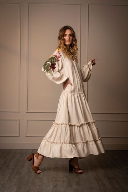 Oferta de Vestido encanto maxi largo para mujer bordado floral por S/ 409