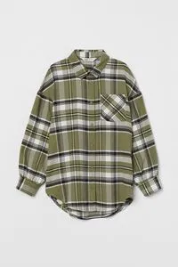 Oferta de Camisa oversize con viscosa por S/ 45 en H&M